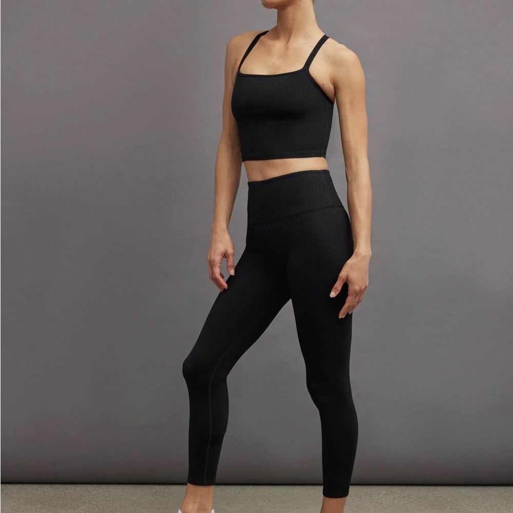 EUC Carbon38 cropped ribbed strappy camisole/tank in black - Picture 3 of 16
